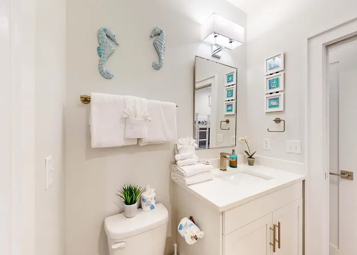 Holiday home New Near The With On-site Pool Hot Tub Private Balcony & W&d Gulf Shores