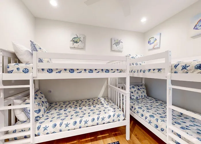 Holiday home New Near The With On-site Pool Hot Tub Private Balcony & W&d *
