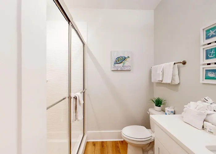New Near The With On-site Pool Hot Tub Private Balcony & W&d Holiday home Gulf Shores