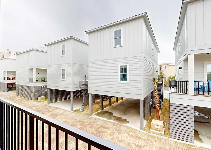 Holiday home New Near The With On-site Pool Hot Tub Private Balcony & W&d