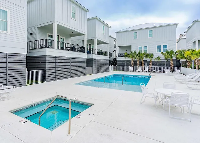 New Near The With On-site Pool Hot Tub Private Balcony & W&d * Gulf Shores